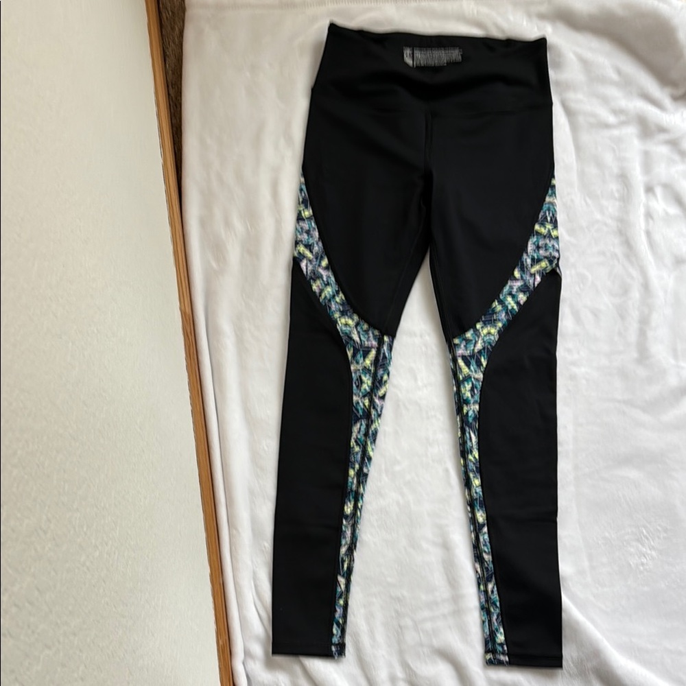 VSX SPORT Black and Patterned Knockout Leggings Size S
